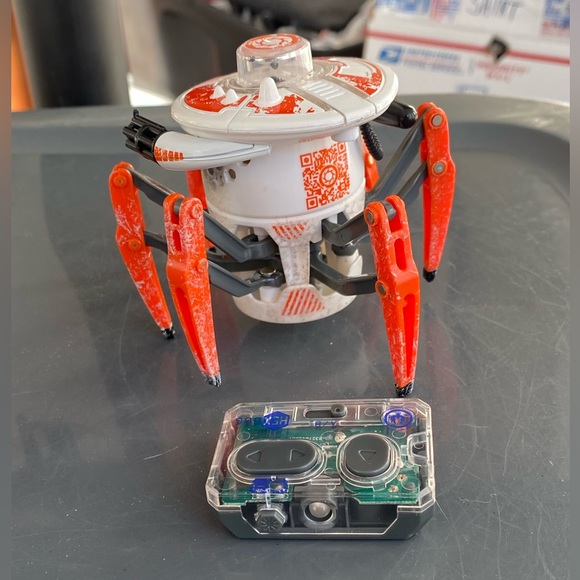 HEXBUG Battle Spider Orange/White - WITH REMOTE - Works Like New - Picture 12 of 12